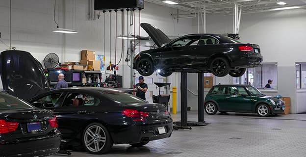 Fixed Operations Software. A Buyer's Guide for Service and Parts Departments.